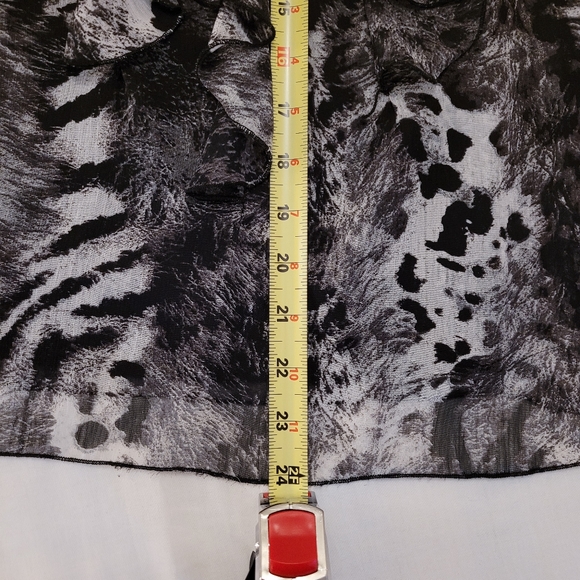 Suzy Shier - halter blouse-black and gray pattern - Picture 5 of 11